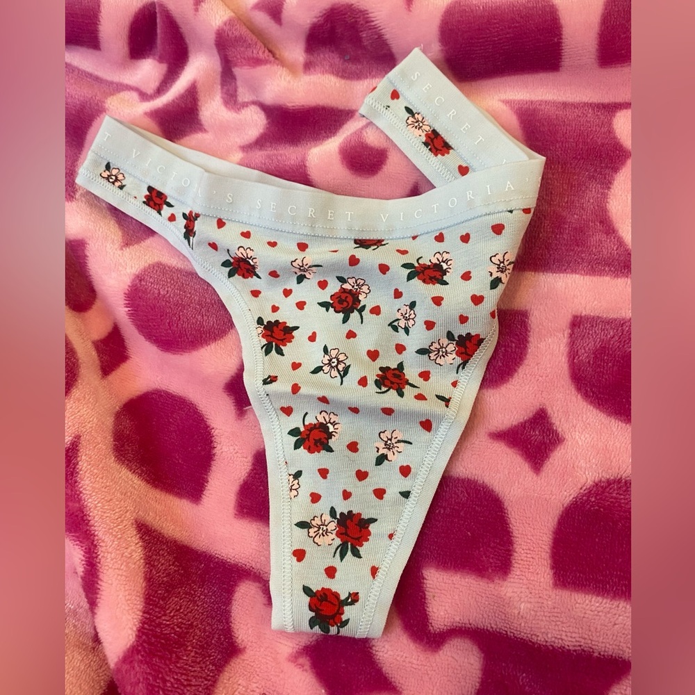 Victorias Secret 🌸💗 Thong panties NWT! Size XSMALL